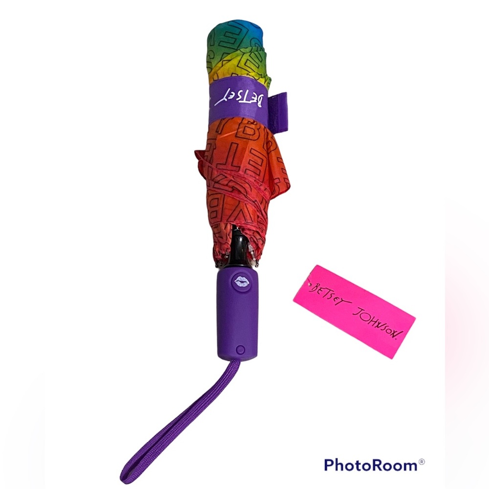 NWT•Betsey Johnson Signature Logo Rainbow Hombre Umbrella